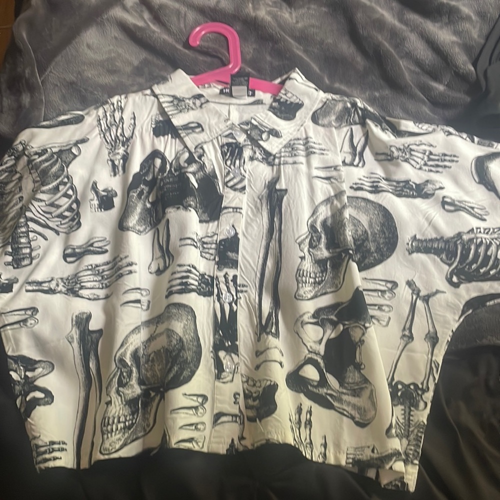 flowy, skeleton shirt, black white tan,